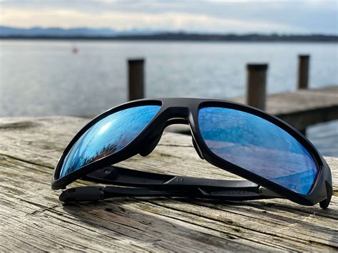 Polarized Sunglasses .